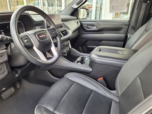 Used 2023 GMC Yukon SLT image 11