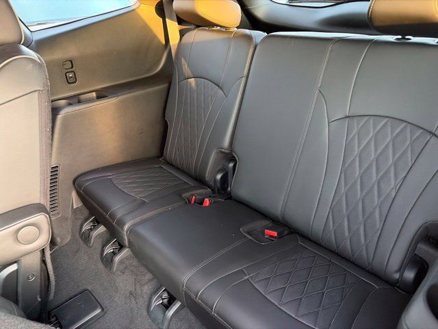 Used 2023 Buick Enclave Avenir w/ Avenir Technology Package AWD/4WD image 7