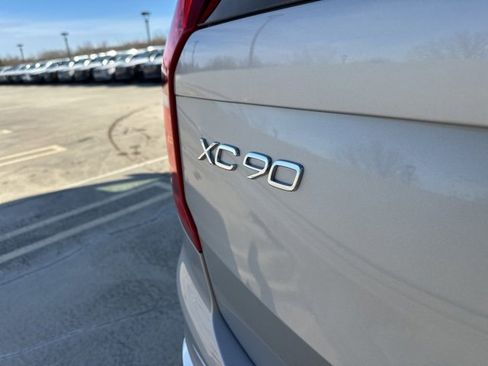 Certified 2024 Volvo XC90 T8 Ultimate w/ Protection Package image 38