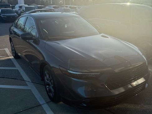 Used 2024 Honda Accord EX-L image 4