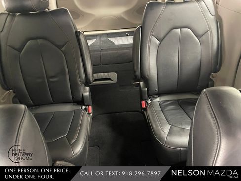 Used 2019 Chrysler Pacifica Touring-L Plus image 29