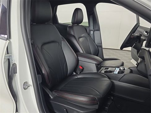 Used 2025 Ford Escape ST-Line Elite w/ Premium Technology Package image 19