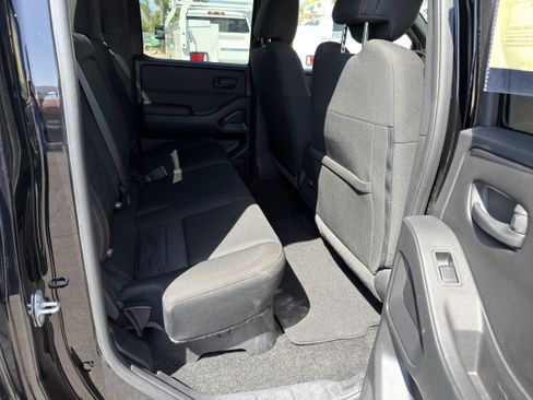 Used 2026 Nissan Frontier PRO-4X AWD/4WD image 12
