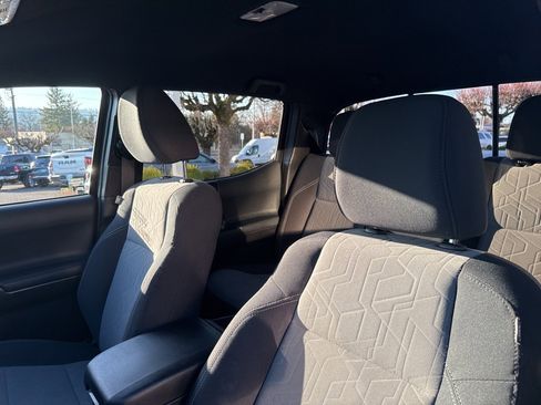 Used 2020 Toyota Tacoma TRD Sport image 14