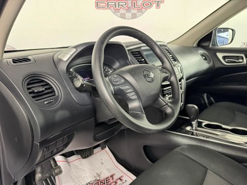 Used 2020 Nissan Pathfinder S FWD image 10