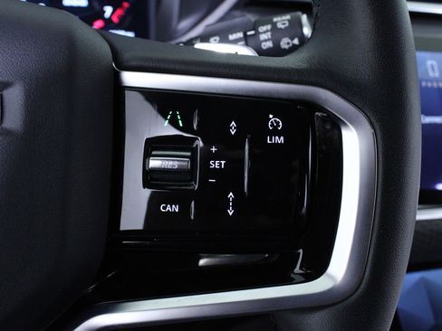 Used 2023 Land Rover Range Rover Velar R-Dynamic S image 21