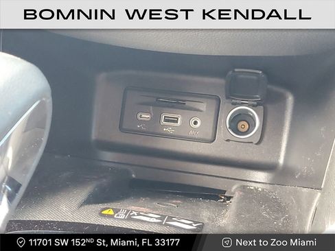 Used 2024 Chevrolet Equinox Premier image 27