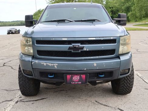 Used 2007 Chevrolet Silverado 1500 LT w/ 1LT Convenience Package AWD/4WD image 2