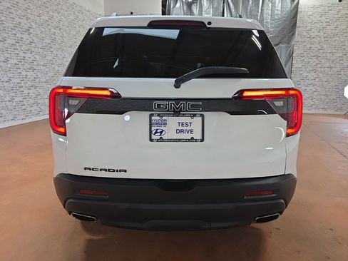 Used 2023 GMC Acadia SLT w/ Elevation Edition image 5