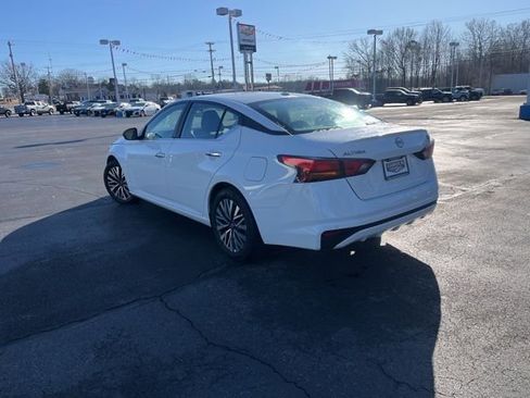 Used 2025 Nissan Altima 2.5 SV FWD image 5