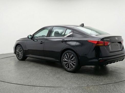 Used 2025 Nissan Altima 2.5 SV image 6