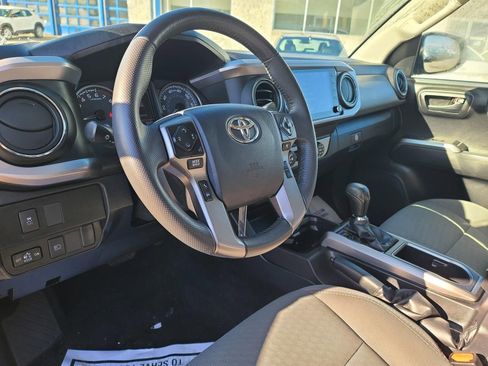 Used 2020 Toyota Tacoma SR5 image 8