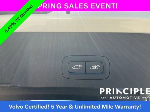 Certified 2025 Volvo XC40 B5 Plus AWD/4WD image 16
