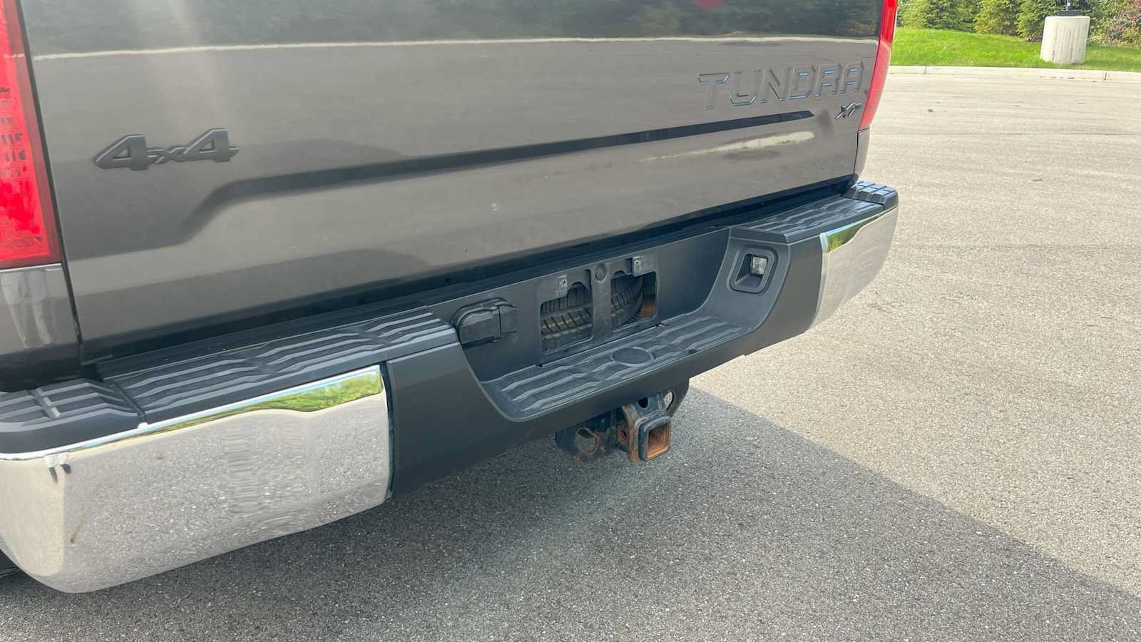 Used 2018 Toyota Tundra SR5 w/ SR5 Upgrade Package AWD/4WD image 45
