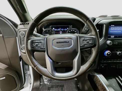 Used 2022 GMC Sierra 2500 Denali w/ Denali Ultimate Package AWD/4WD image 11