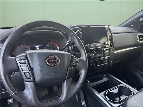Used 2024 Nissan Titan PRO-4X w/ Pro-4x Convenience Package image 22