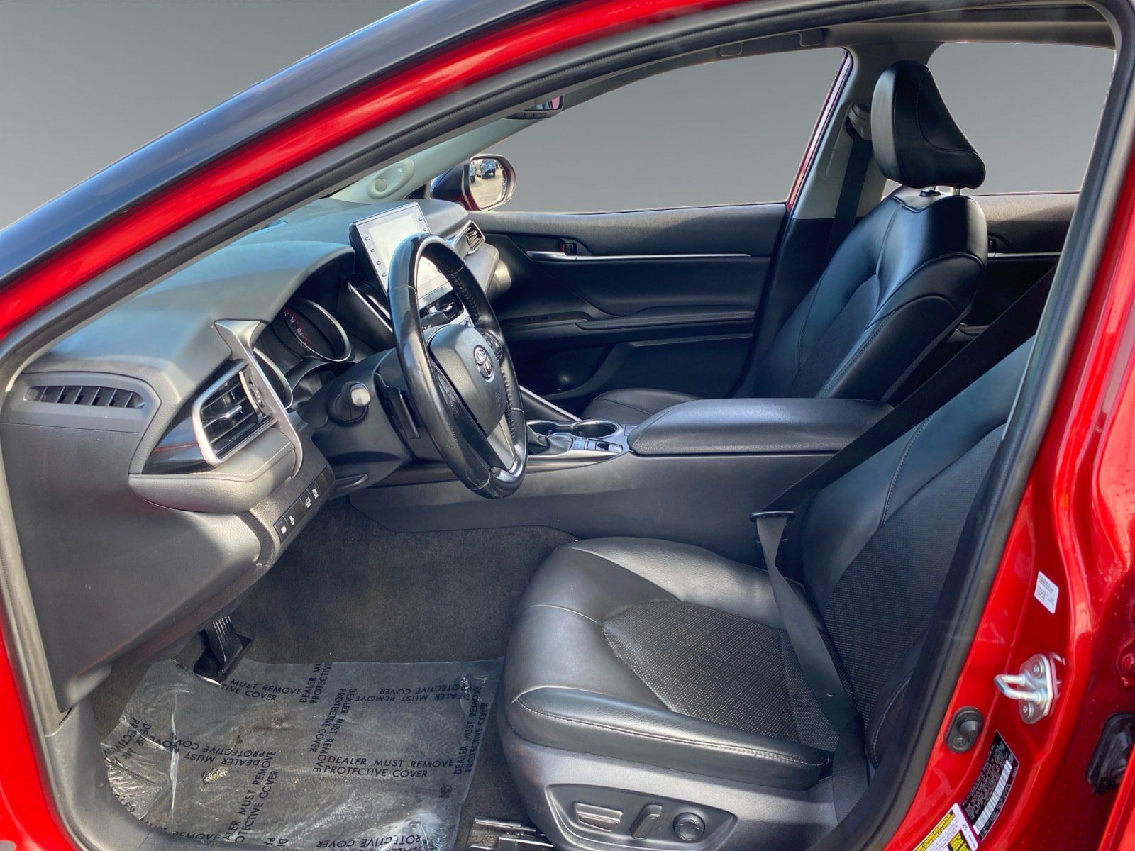 Used 2023 Toyota Camry XSE FWD image 9