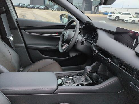 New 2026 MAZDA MAZDA3 Hatchback w/Premium Plus Pkg image 7