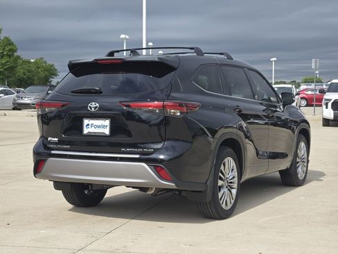New 2026 Toyota Highlander Platinum AWD/4WD image 4