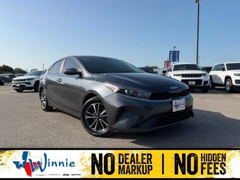Used 2023 Kia Forte LXS w/ LXS Technology Package FWD image 1