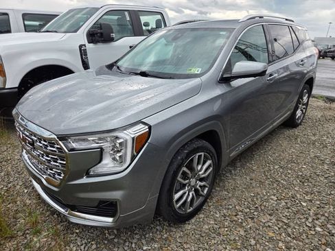 Used 2023 GMC Terrain Denali w/ Denali Premium Package AWD/4WD image 1
