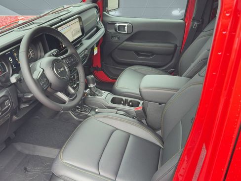 New 2025 Jeep Gladiator Sport image 5