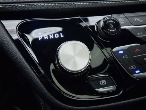 New 2026 Chrysler Pacifica Limited w/ S Appearance Package image 37