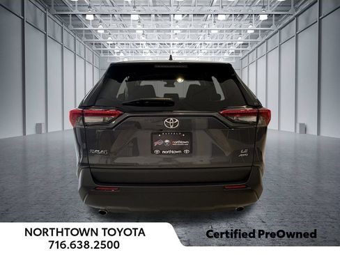 Used 2022 Toyota RAV4 LE w/ Carpet Mat Package (TMS) AWD/4WD image 40