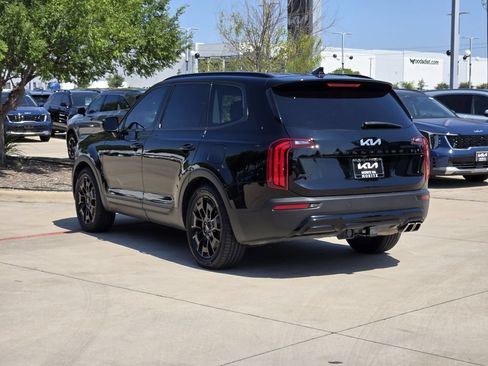 Used 2022 Kia Telluride SX w/ SX Prestige Package AWD/4WD image 3