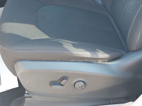 Used 2023 Chrysler Voyager LX FWD image 24