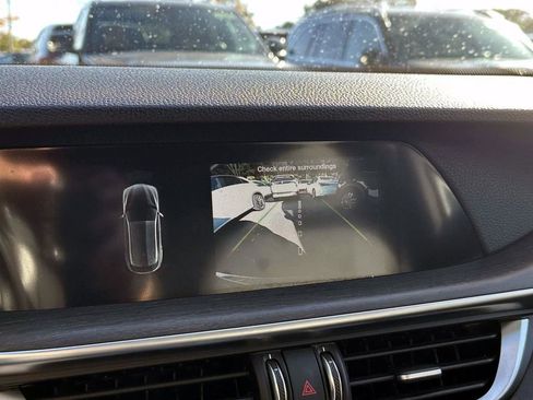 Used 2022 Alfa Romeo Stelvio Ti image 30