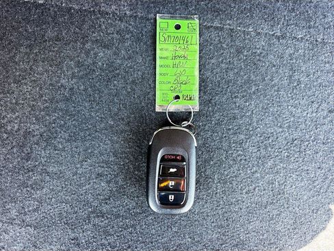 Certified 2025 Honda HR-V LX image 34