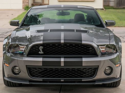 Used 2010 Ford Mustang Shelby GT500 RWD image 13