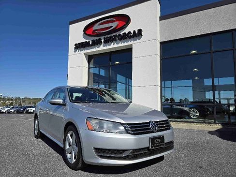 Used 2012 Volkswagen Passat 2.5 SE image 1