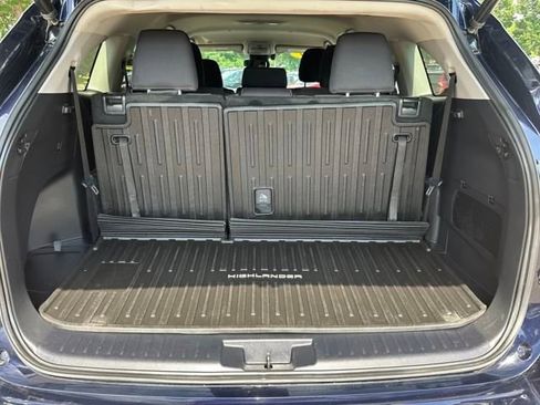 Used 2021 Toyota Highlander LE image 25