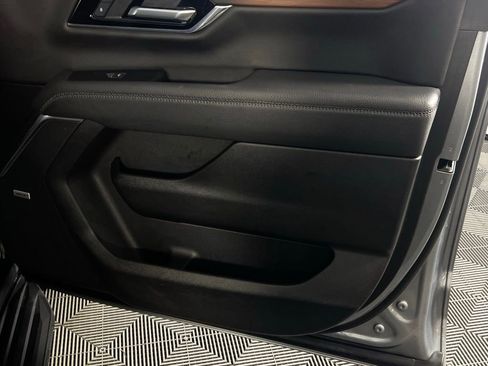 Used 2025 GMC Yukon Denali image 34