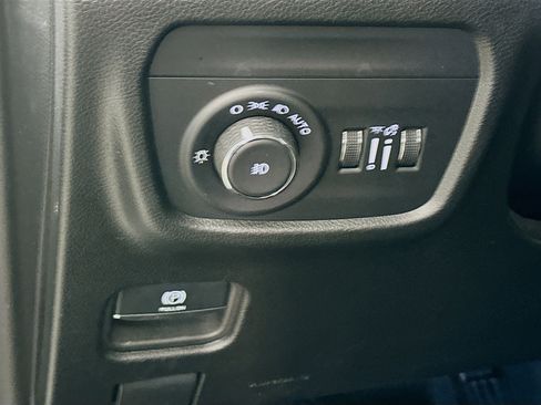 Used 2024 Jeep Grand Cherokee L Limited w/ Luxury Tech Group II image 17