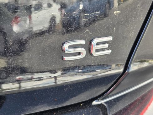 Used 2022 Volkswagen Jetta SE w/ Panoramic Sunroof Package image 30