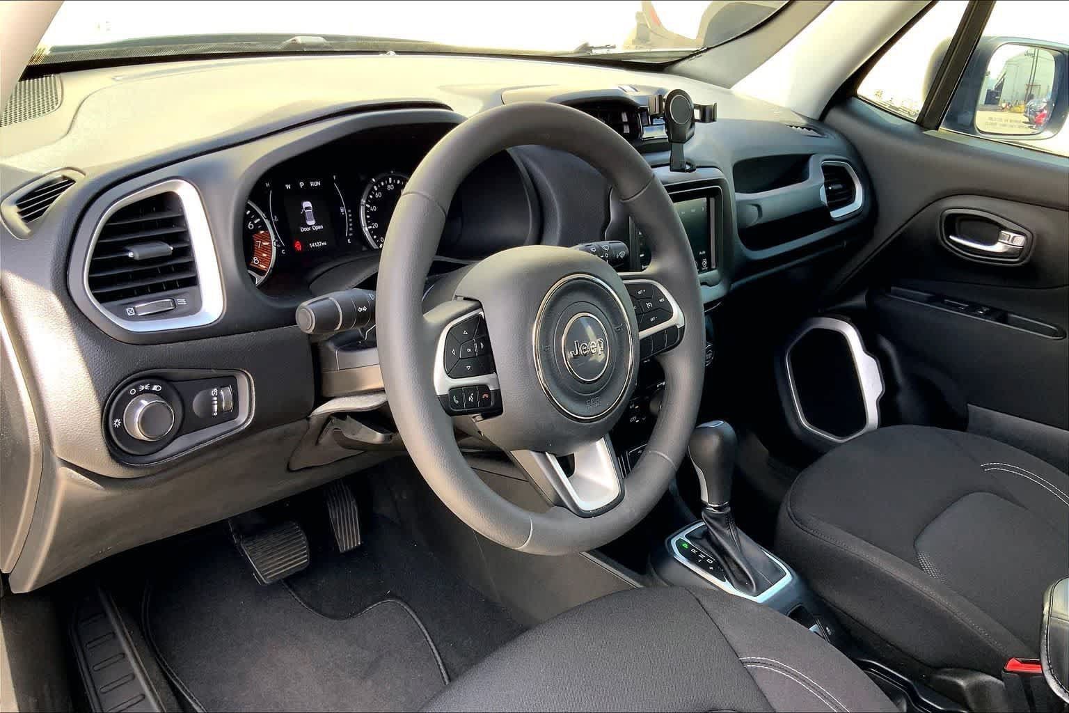 Used 2021 Jeep Renegade Sport FWD image 2