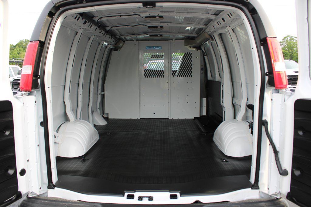 Used 2025 GMC Savana 2500 w/ Driver Convenience Package RWD image 16