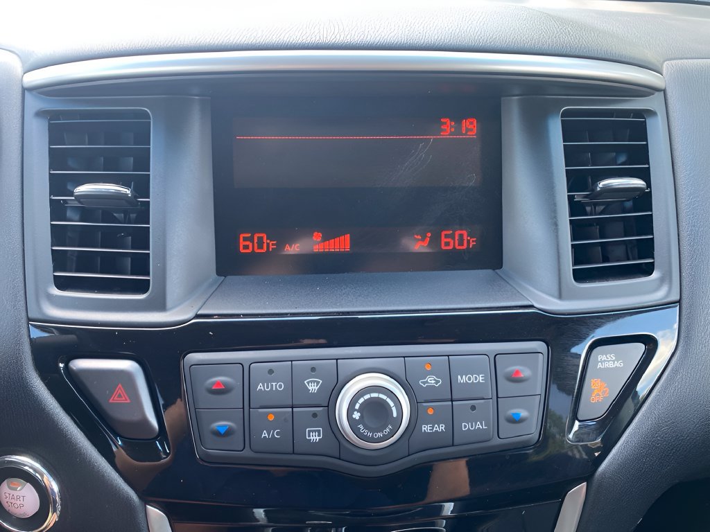 Used 2015 Nissan Pathfinder S FWD image 27