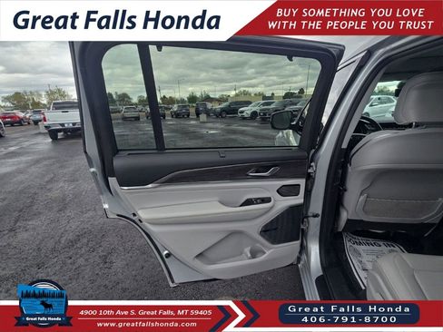 Used 2021 Jeep Grand Cherokee L Overland w/ Advanced Protech Group III AWD/4WD image 13