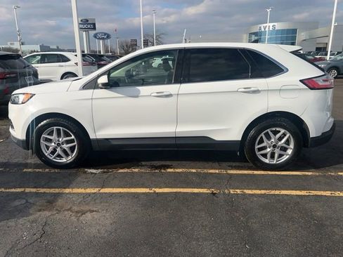 Used 2023 Ford Edge SEL image 6