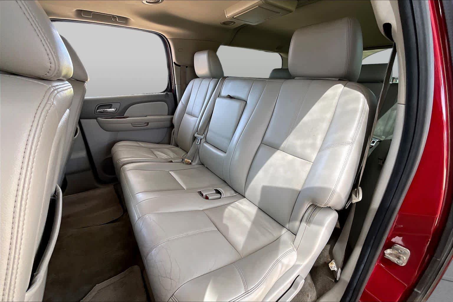 Used 2013 GMC Yukon XL SLT w/ SLT-2 Equipment Package AWD/4WD image 21