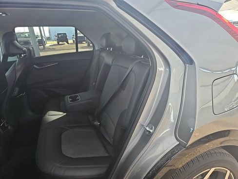 Used 2023 Kia Niro EX Touring image 9