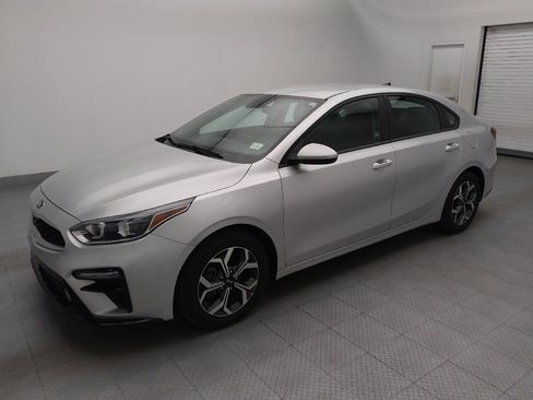 Used 2020 Kia Forte LXS FWD image 2