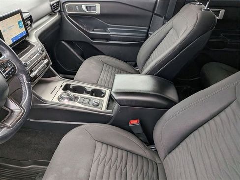 Used 2020 Ford Explorer XLT w/ Comfort Package image 12
