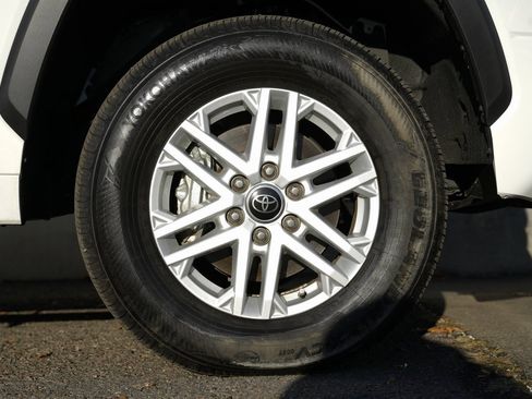 Used 2024 Toyota Tundra SR5 image 12