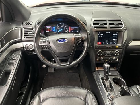 Used 2017 Ford Explorer XLT w/ Equipment Group 202A image 14