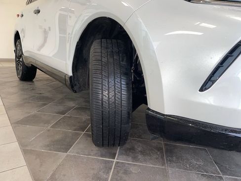 Used 2024 Toyota Venza Nightshade image 18